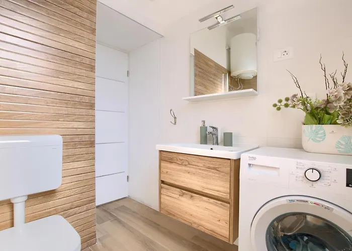 アパート Amphitheater 3+2 Modern With Terrace, Wifi, Netflix プーラ