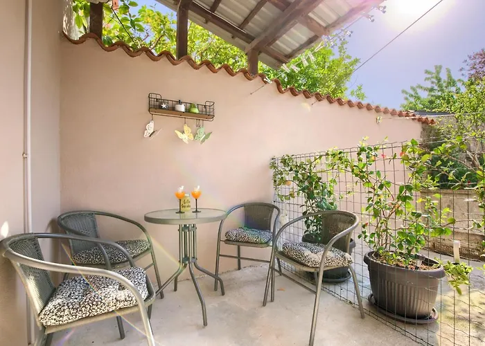Amphitheater 3+2 Modern With Terrace, Wifi, Netflix Appartamento *